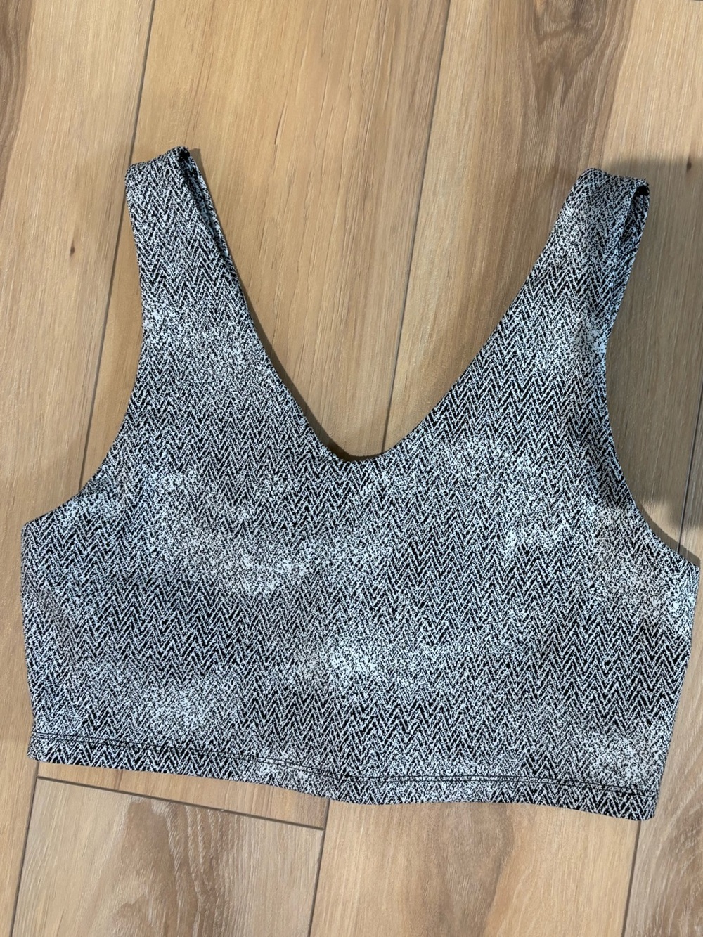 aerie Black & White V-Neck Knit Crop Top